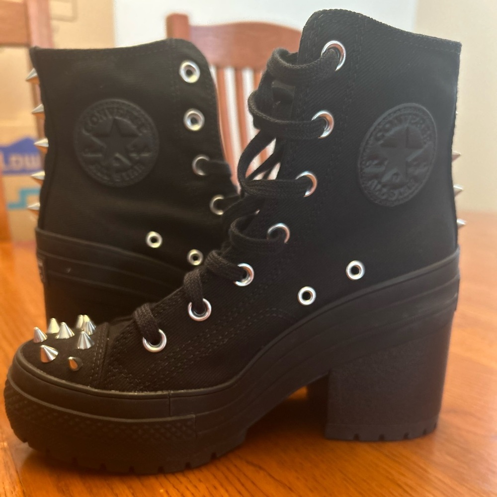 NWOB Unisex Converse 70 De Luxe DeLuxe Heel  Studded Boots A08103C M4.5 / W6.5